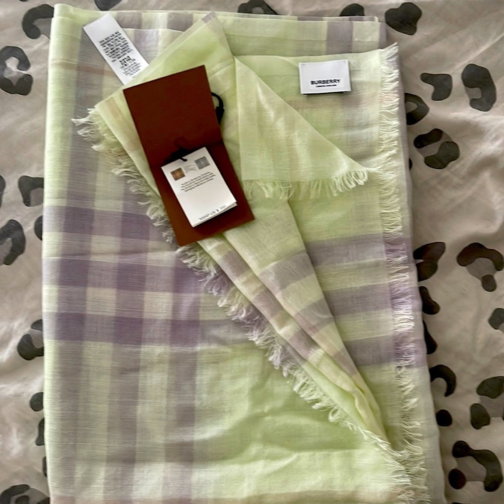 Burberry Big Check Gauze Scarf limestone color